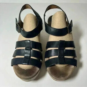 CLARKS CASLYNN HARP WOMENS BLACK LEATHER WEDGE CASUAL SANDALS STRAPPY SIZE 8.5